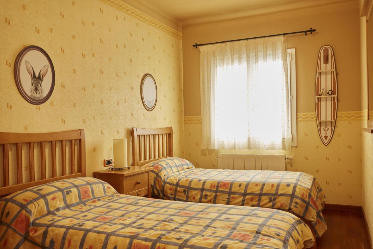 La Casa De La Biblioteca Apartment Кампродон Екстериор снимка