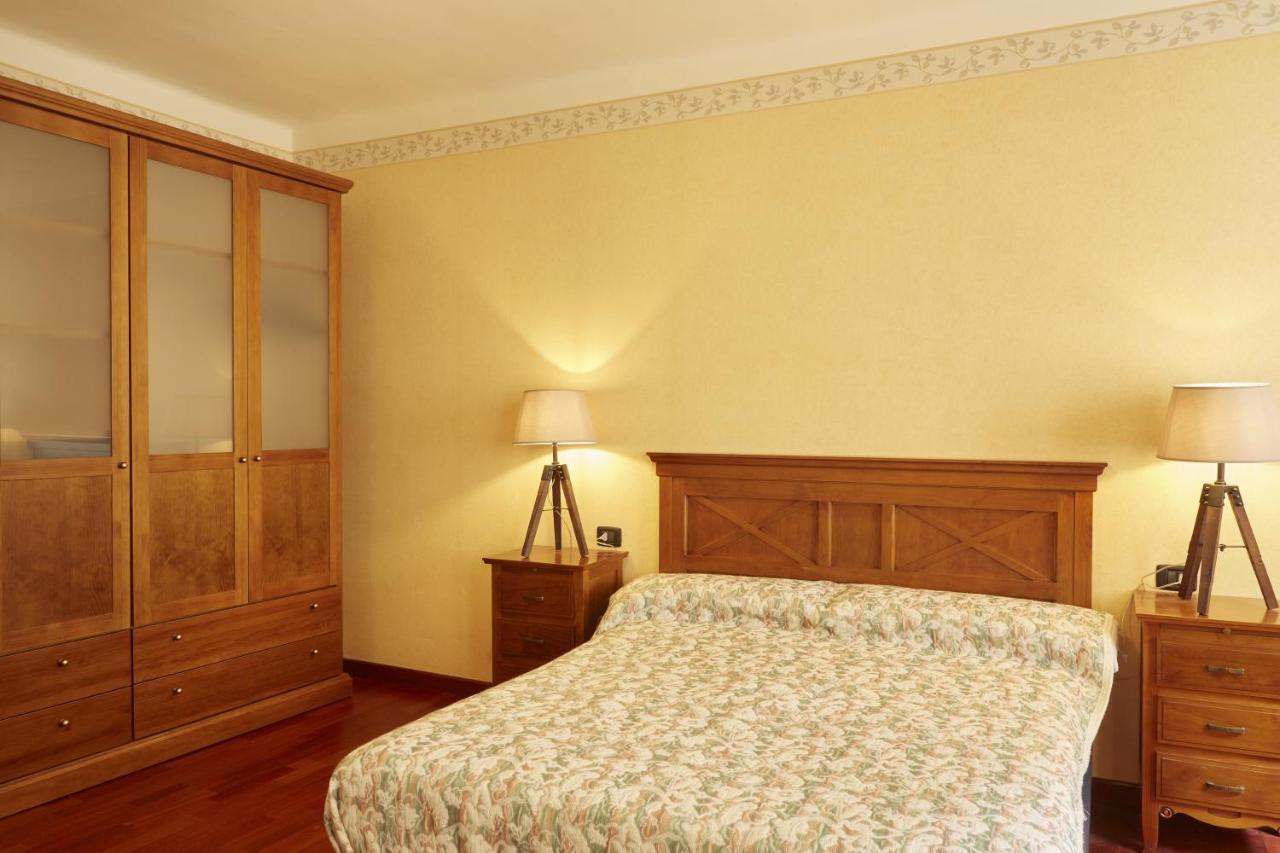 La Casa De La Biblioteca Apartment Кампродон Екстериор снимка