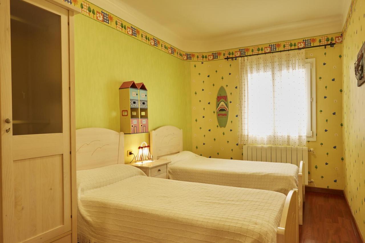 La Casa De La Biblioteca Apartment Кампродон Екстериор снимка